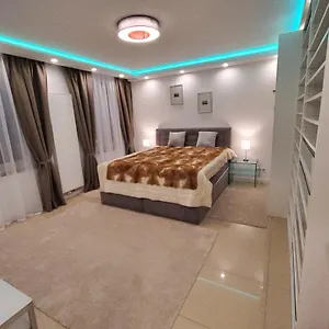 3 - Keine Party ! 6 Personen Appartement Düsseldorf